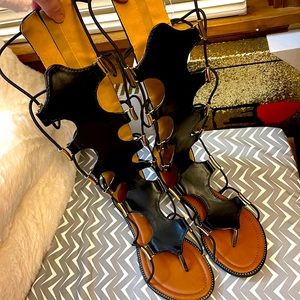 Forever Size 6 Zip Up Gladiator Sandals Black With Gold Hardware NEW